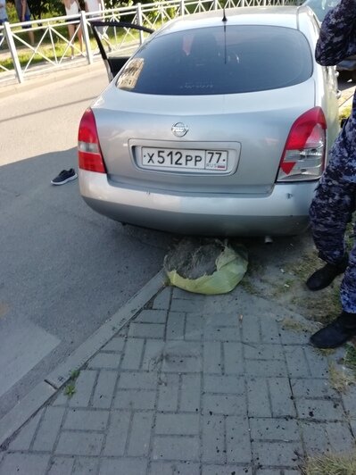 В Калининграде водитель Nissan уходил от погони ДПС после столкновения с Audi (фото) - Новости Калининграда