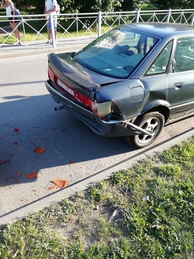 В Калининграде водитель Nissan уходил от погони ДПС после столкновения с Audi (фото) - Новости Калининграда