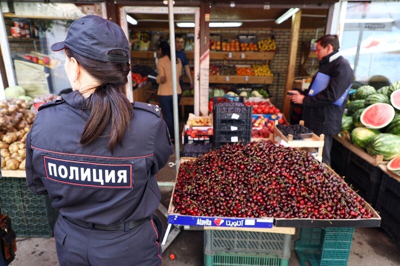 Понятие нелегальный рынок. Подпольный рынок. Черный рынок в России. Рынок картинки. Незаконная торговая деятельность.