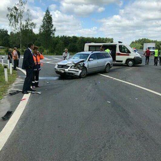 УМВД: после аварии на перекрёстке под Гвардейском госпитализировали водителя Renault - Новости Калининграда | Фото: пресс-служба регионального УМВД