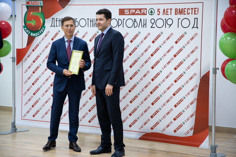 Антон Алиханов посетил одно из крупнейших торговых предприятий накануне Дня торговли - Новости Калининграда