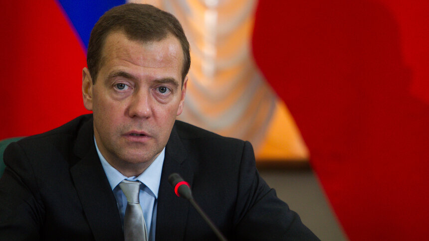 Медведев поручил узнать, почему не выполняется план по переобучению калининградских предпенсионеров  - Новости Калининграда | Архив &quot;Клопс&quot;