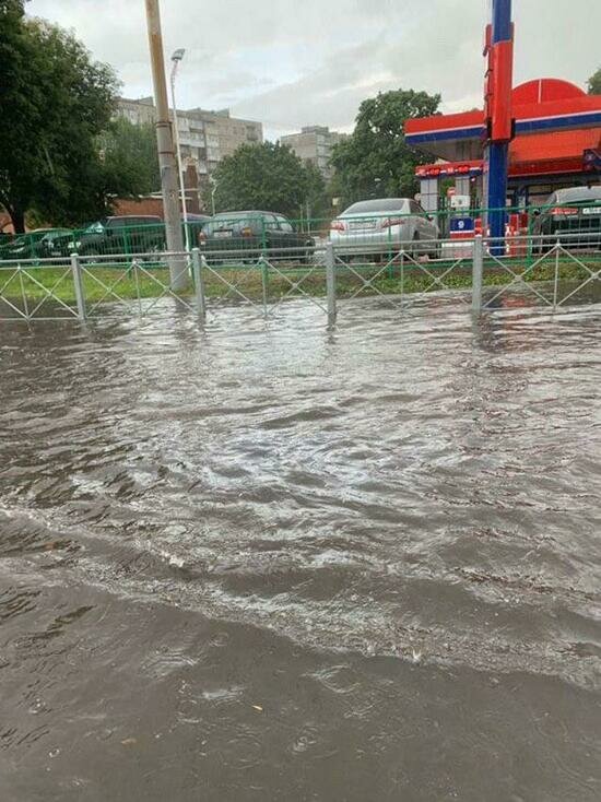  В Калининграде ливень затопил несколько улиц (фото, дополнено) - Новости Калининграда | Фото: очевидец
