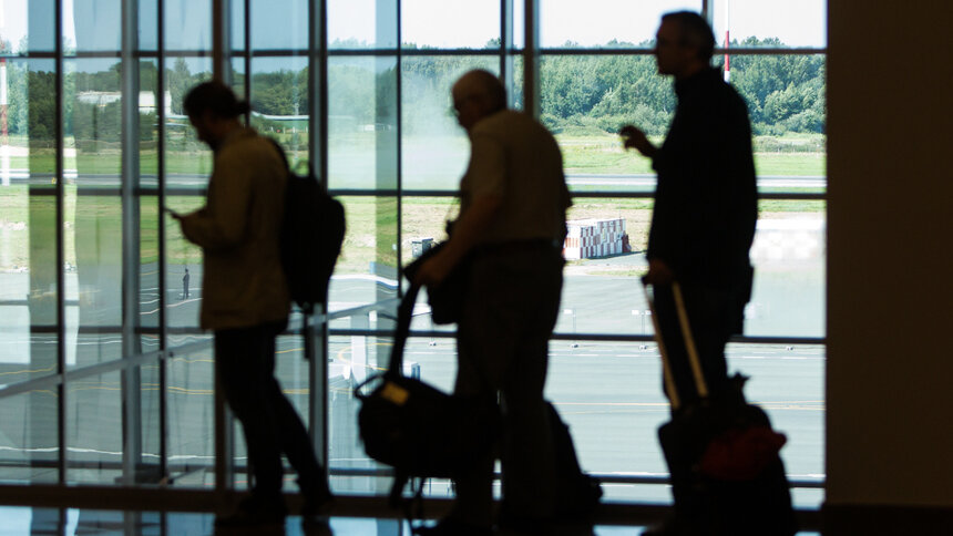 Исследование: чем туристы чаще всего занимаются в аэропорту - Новости Калининграда | Архив &quot;Клопс&quot; 