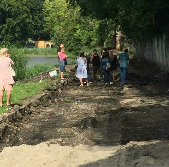 На Нижнем озере при реконструкции набережной нашли останки пяти человек - Новости Калининграда | Фото: очевидец