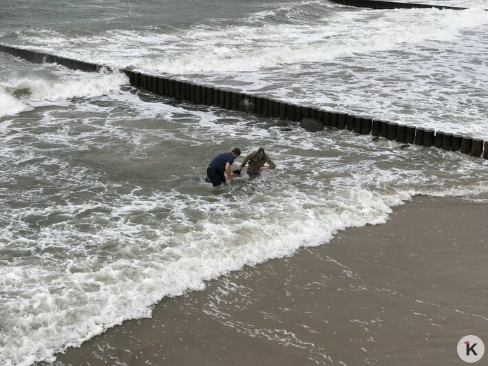 Очевидец: в Зеленоградске стоявшего на пирсе мужчину волной унесло в море (фото, видео) - Новости Калининграда | Фото очевидца