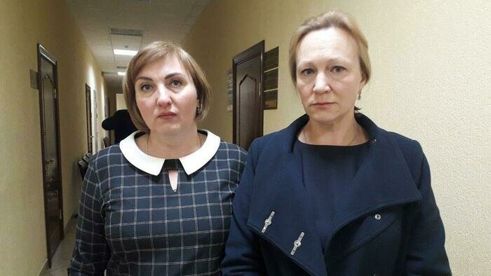 На фото: мама( слева) и тётя погибшей | Фото: Ольга Запивалова / &quot;Клопс&quot; 