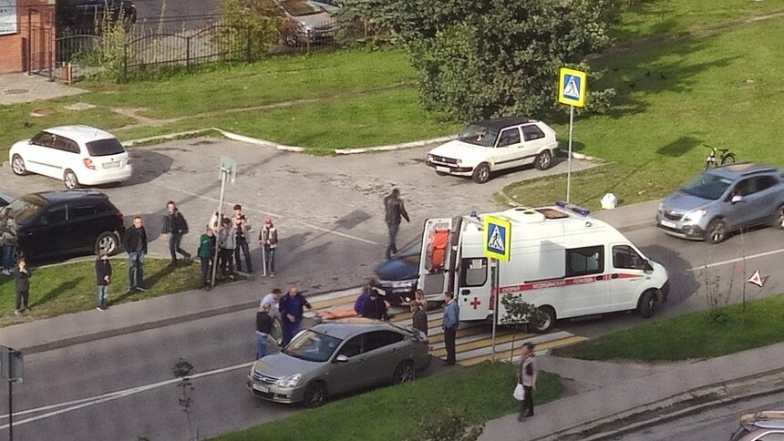 На ул. Гайдара сбили женщину с ребёнком (фото) - Новости Калининграда | Фото очевидца
