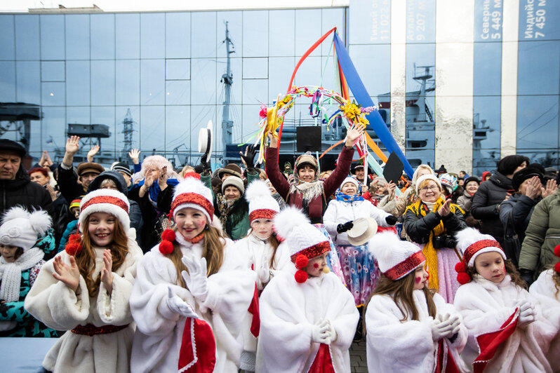 Как в Калининграде отмечают Праздник длинной колбасы (фоторепортаж) - Новости Калининграда | Фото: Александр Подгорчук / &quot;Клопс&quot;