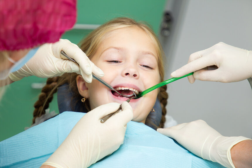 Рекомендации семейного стоматолога: как сохранять детские зубы здоровыми с рождения до совершеннолетия - Новости Калининграда