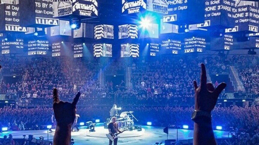 В Калининграде покажут легендарное шоу Metallica, снятое 20 лет назад   - Новости Калининграда | Кадр видеозаписи концерта