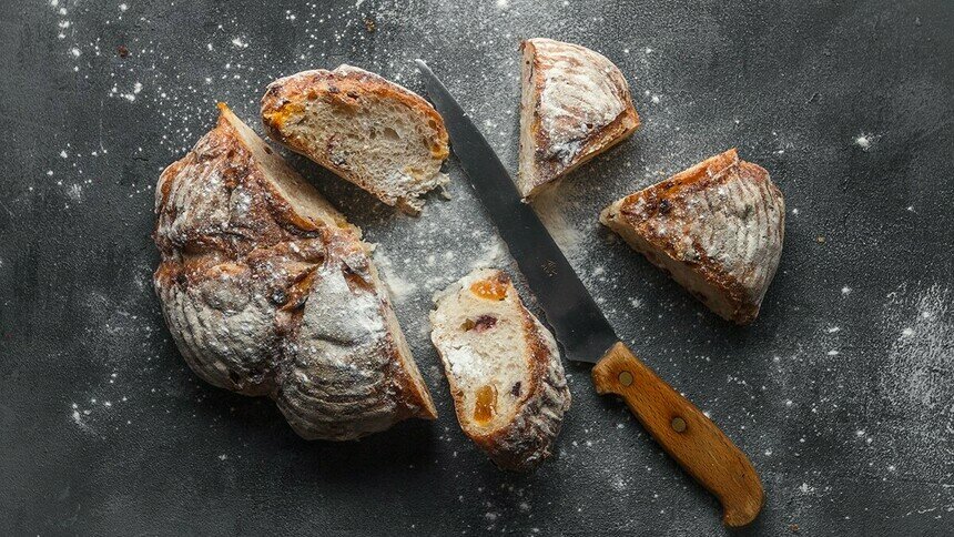Хлеб с абрикосом и вяленой клюквой