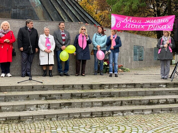 В Калининграде участники марша против рака с оркестром прошли от здания КТУ до монумента покорителям космоса - Новости Калининграда | Фото: пресс-служба администрации Калининграда