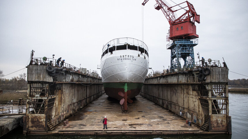 На &quot;Витязе&quot; заделали течь и спустили музейное судно на воду - Новости Калининграда | Александр Подгорчук / &quot;Клопс&quot;