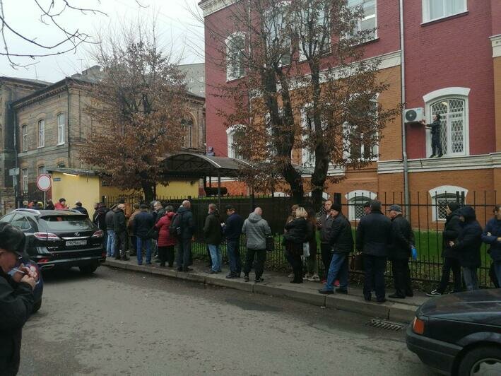 На Барнаульской скопилась очередь из желающих получить справку на права по старым правилам  - Новости Калининграда | Фото: &quot;Клопс&quot;