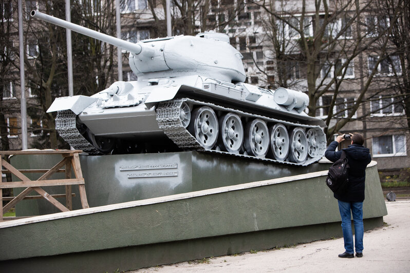 Т-34 в "зимнем камуфляже": танк на Соммера подготовили к покраске (фото) - Новости Калининграда | Фото: Александр Подгорчук / &quot;Клопс&quot;