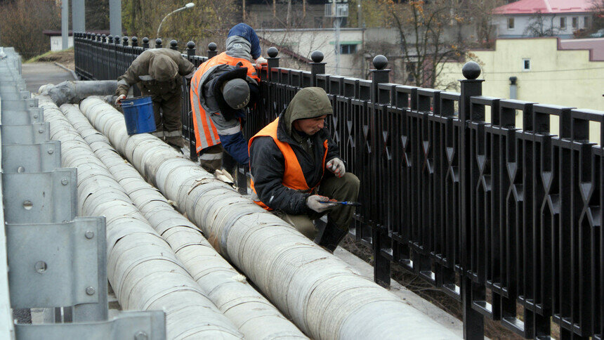 С моста на ул. Суворова уберут мешающие пешеходам трубы  - Новости Калининграда | Архив &quot;Клопс&quot;
