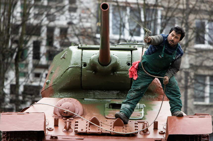 Покраска танка Т-34 на ул. Соммера - Новости Калининграда | Александр Подгорчук / &quot;Клопс&quot;