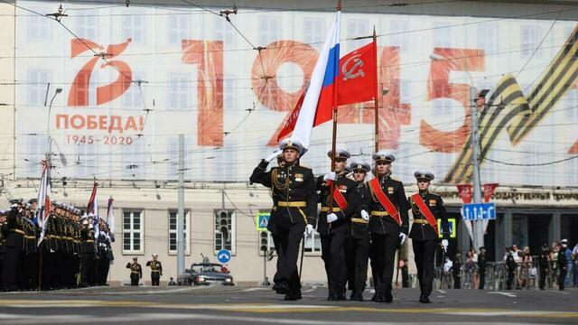В Калининграде прошёл парад Победы: фоторепортаж