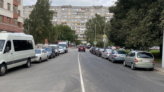 Калининградцы сообщили о массовой эвакуации транспорта с Клинической из-за новой разметки