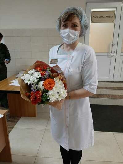 "Розенштрассе" вручила букеты медикам, работающим в калининградских больницах - Новости Калининграда