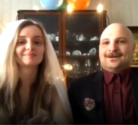 Калининградцы сыграли свадьбу в прямом эфире Instagram (видео) - Новости Калининграда | Скриншот трансляции