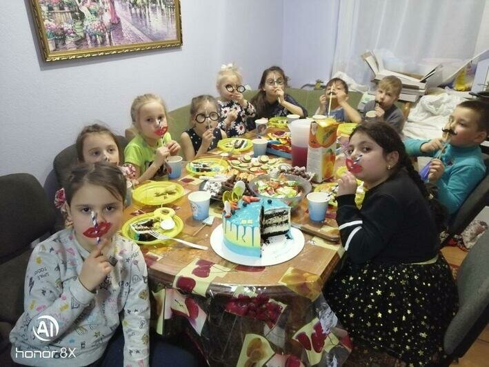 Обеды, уроки и что-то особенное для себя самой: правила жизни мамы 13 детей из Немана - Новости Калининграда | Фото: личный архив семьи
