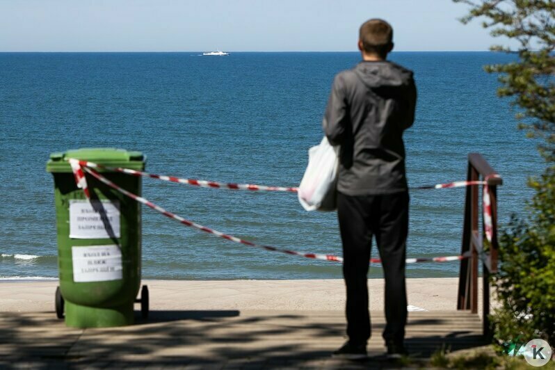 Как выглядит пляж в Янтарном в первый день лета без туристов (фоторепортаж) - Новости Калининграда | Фото: Александр Подгорчук / &quot;Клопс&quot;