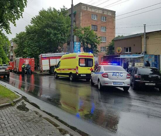 В Калининграде на Леонова загорелась квартира, спасли двух человек (фото, видео) - Новости Калининграда | Фото: очевидец