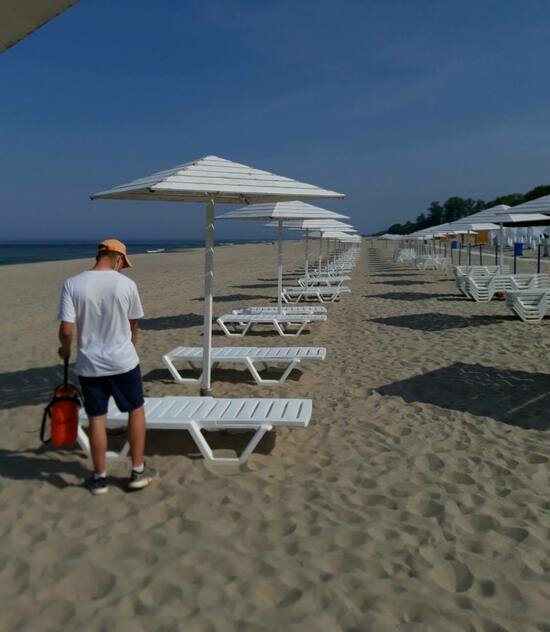 В Янтарном назвали стоимость аренды лежаков на пляже - Новости Калининграда | Фото: Алексей Заливатский / Facebook