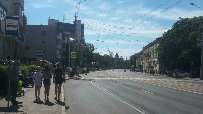 “Без никого” не получилось: калининградцы пришли посмотреть парад (фото) - Новости Калининграда | Фото: Алёна Пятраускайте