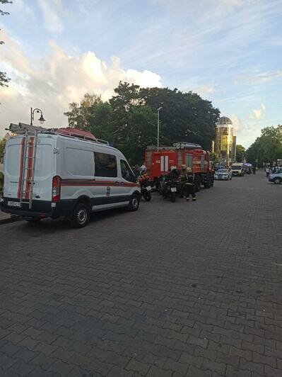 Очевидцы: из ТЦ "Плаза" и "Европа" эвакуировали посетителей, прибыли машины экстренных служб (фото)   - Новости Калининграда | Фото: читатель &quot;Клопс&quot;