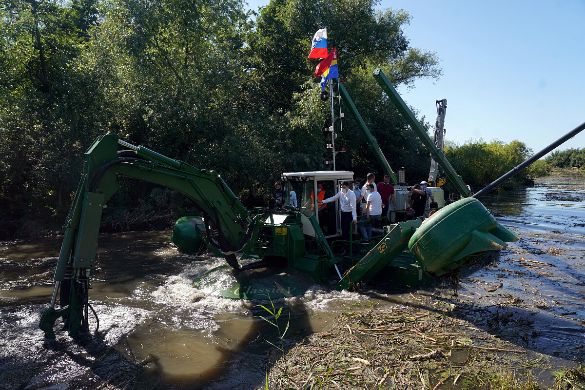 Регион купил земснаряд-амфибию для очистки водоёмов - Новости Калининграда