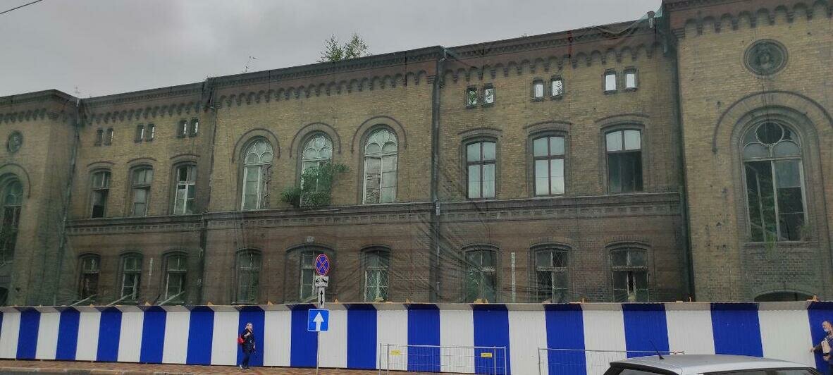 Сгоревшее здание УМВД на Клинической начали реконструировать - Новости Калининграда | Фото: Алёна Пятраускайте / &quot;Клопс&quot;