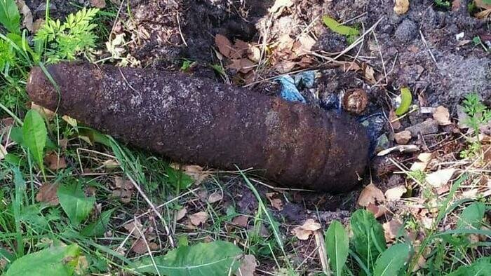 Снаряд, найденный 9 августа около Арт-Деревни Витланд | Фото: Читатель &quot;Клопс&quot;