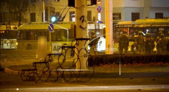 Оператор Associated Press снял на видео, как погиб протестующий в Минске - Новости Калининграда | Изображение: фрагмент скриншота сайта Associated Press / apimages.com