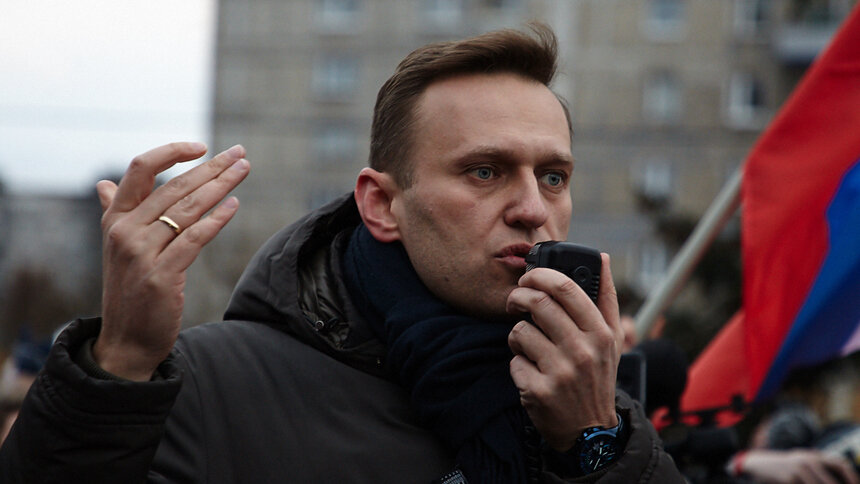 Навального без сознания сняли с самолёта в Омске и в тяжёлом состоянии доставили в реанимацию - Новости Калининграда | Архив &quot;Клопс&quot;