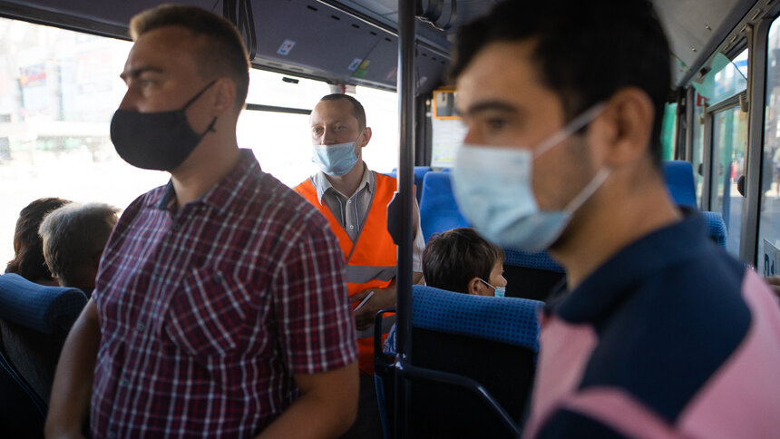 Пандемия уйдёт, а проблема останется: эксперты — о вреде медицинских масок для экологии - Новости Калининграда | Фото: архив &quot;Клопс&quot;