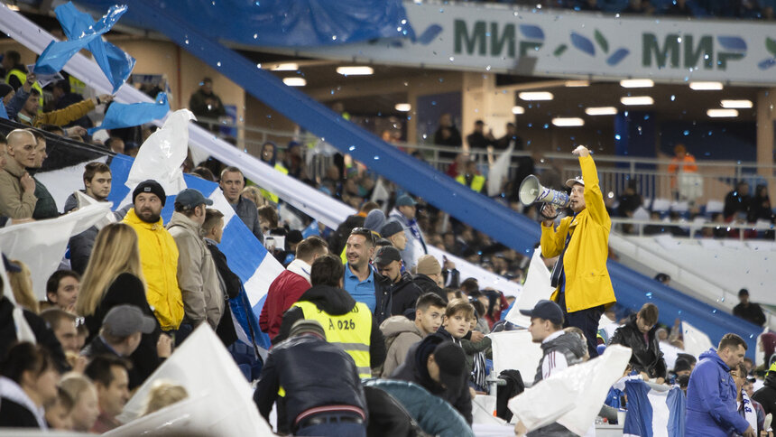 Большинство россиян высказались против возвращения пива на стадионы — ВЦИОМ - Новости Калининграда | Фото: Александр Подгорчук