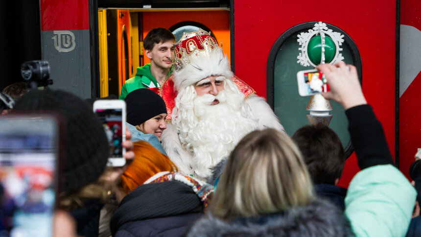 Калининград вошёл в тройку городов, откуда чаще всего бесплатно летали пассажиры в костюме Деда Мороза - Новости Калининграда | Архив &quot;Клопс&quot;