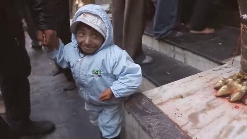 В Непале умер самый маленький в мире человек   - Новости Калининграда | Кадр видеозаписи