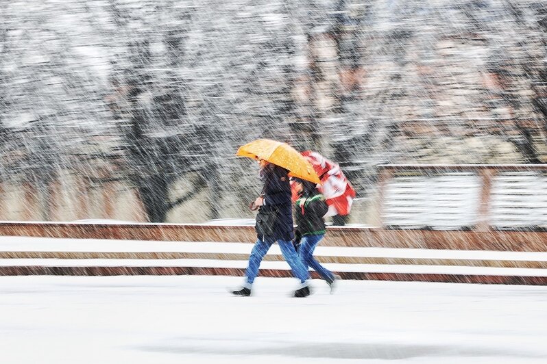 Сердечки на перилах: каким запомнится первый февральский снег в Калининграде (фоторепортаж) - Новости Калининграда | Александр Подгорчук / &quot;Клопс&quot;