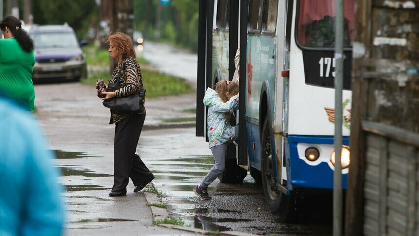 &quot;Просто вышвыривают&quot;: калининградские матери рассказали, как кондукторы высаживают детей-безбилетников   - Новости Калининграда | Архив &quot;Клопс&quot;