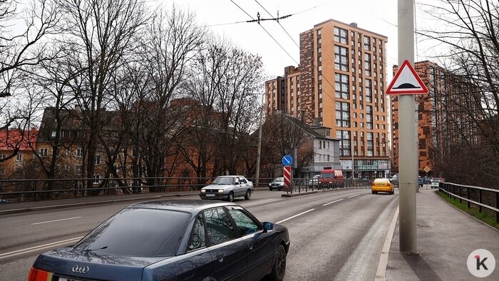 Не по ГОСТу: в Калининграде впервые с 2013 года установили шумовые полосы (фото, видео) - Новости Калининграда | Фото: Александр Подгорчук / &quot;Клопс&quot;