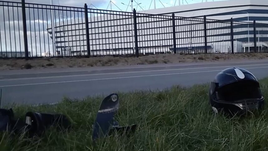 В Калининграде мотоциклист вылетел с трассы, наехав на бордюрный камень (видео) - Новости Калининграда | Изображение: кадр из видео