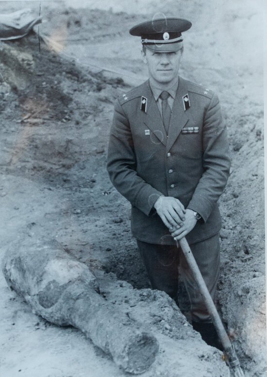 “Ванюша”, найденный на Октябрьском острове. В одном снаряде — от 30 до 40 кг взрывчатки | Фото: личный архив