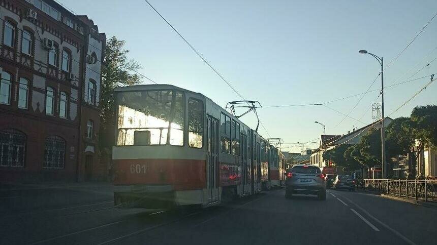 В Калининграде трамваи встали из-за ДТП на путях (фото) - Новости Калининграда | Фото очевидца