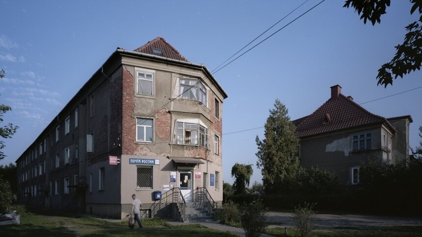 На фото: дома &quot;Пёстрого ряда&quot; в Черняховске | Фото: Икуру Куваджима