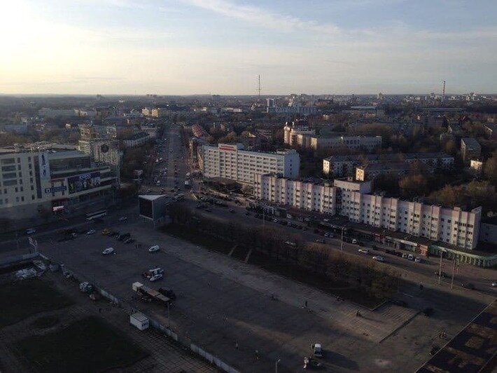 Вид на Ленинский проспект со стороны южной башни | Фото: Ольга П.