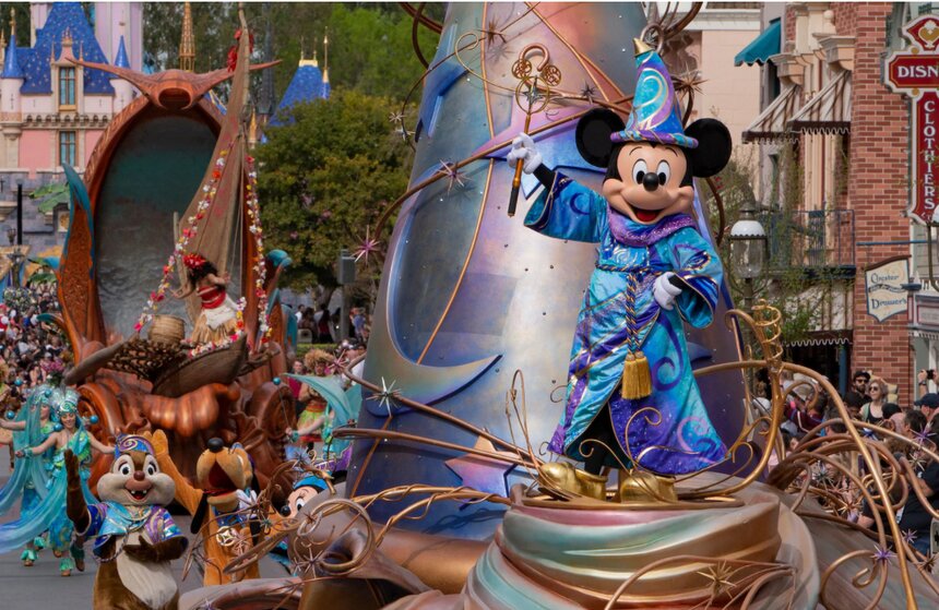 Парад &quot;Чудеса случаются&quot; | Фото: Disneyland Park | Disneyland Resort 